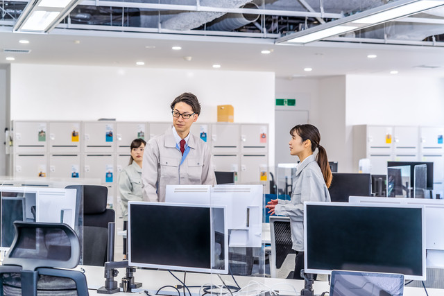 去年と同じが100年間続いてる」全国の卒業アルバムが似てる理由 - イーアイデム「ジモコロ」