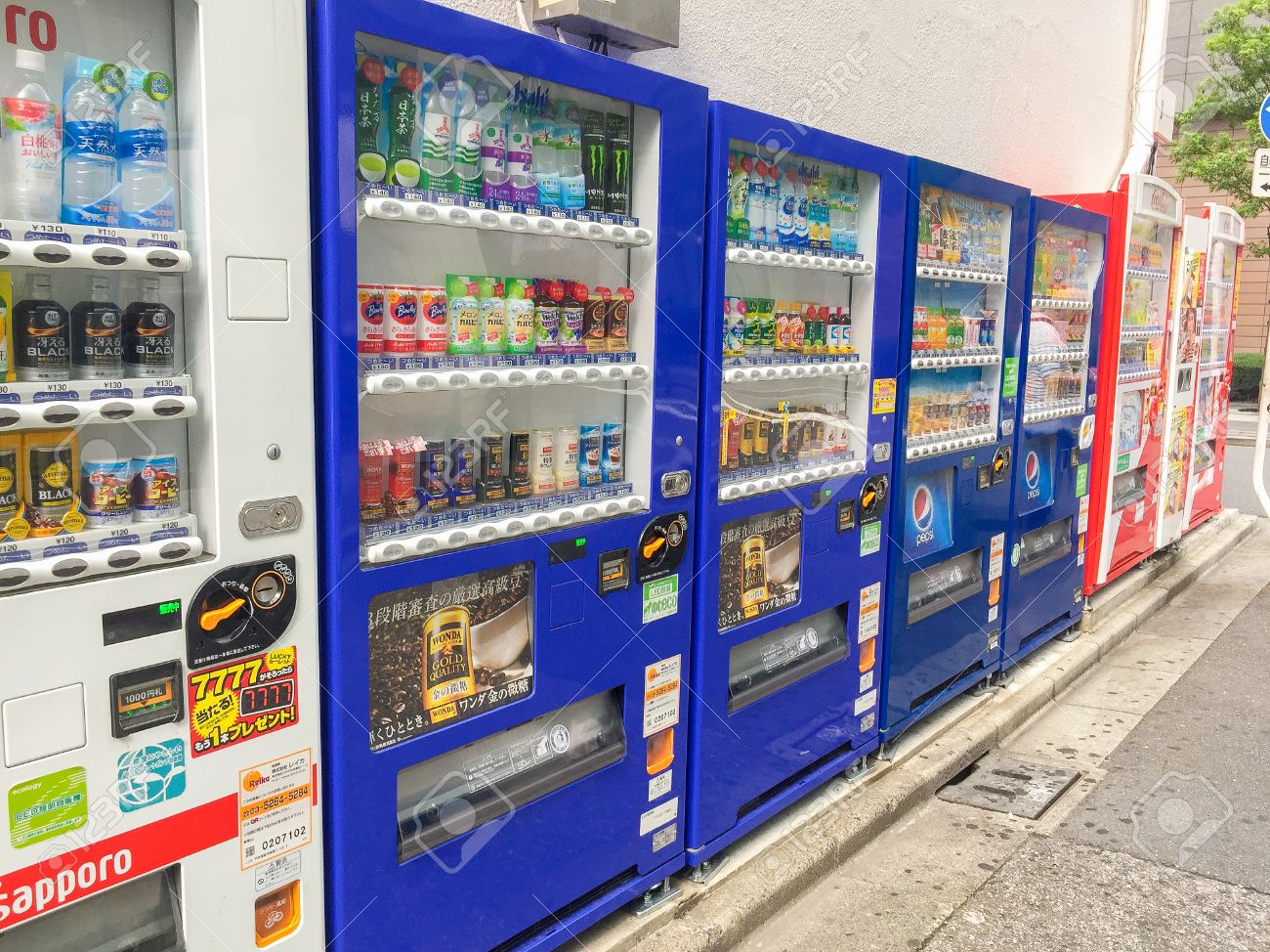 日本とこんなに違う、フランスの自販機事情Design Stories