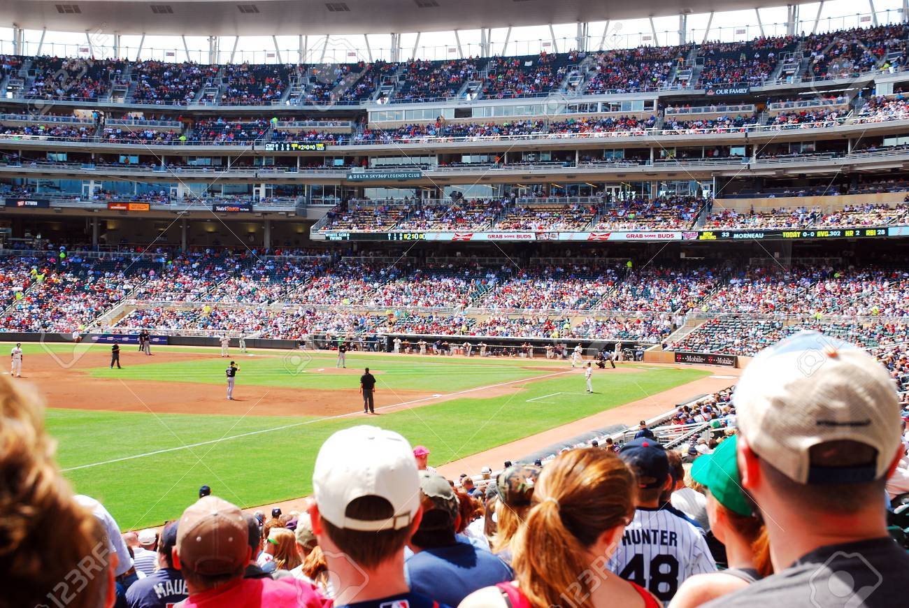 ターゲット・フィールド - Wikipedia