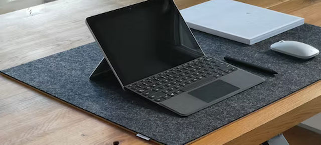 モジュール式電動昇降デスク METRO DARKStandingPREDUCTS