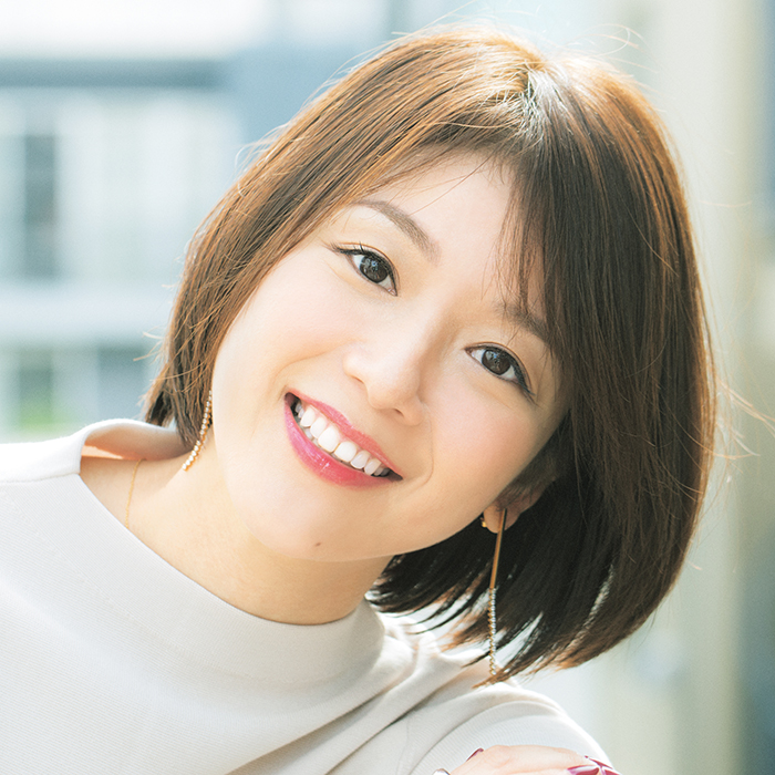 真夏は暑苦しそう 大人が夏に失敗しやすい髪型「くびれミディアムヘア」CLASSY. クラッシィ