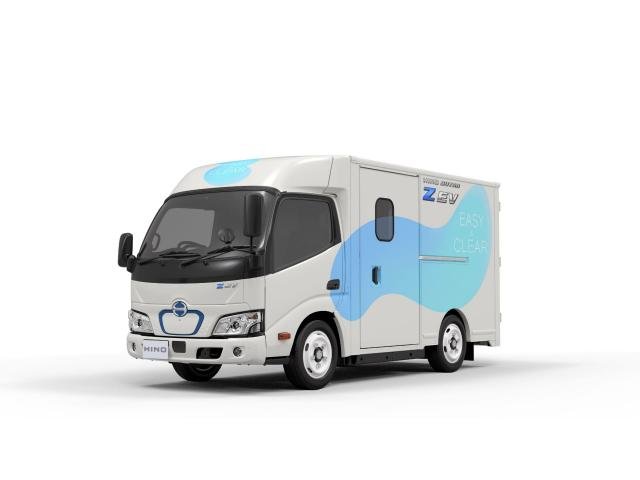 ほぼ「宅配便」専用!? 愛らしい箱型「ウォークスルーバン」なぜ廃止？ 実はEV時代に向けた新世代モデルも実証中くるまのニュース