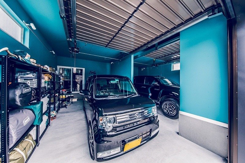 クルマとネコ」車好きのための2台並列ビルトインガレージハウス重量木骨の家