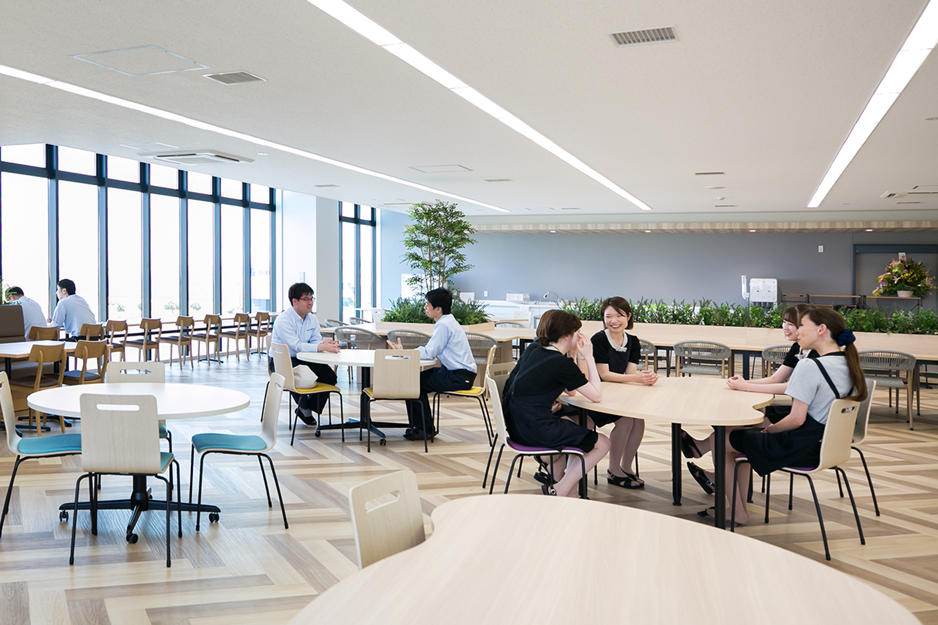 カフェテリア 社員食堂オフィスデザイン・レイアウト事例WORKPLACE DESIGN - ワークプレイスデザイン事例株式会社ヴィス