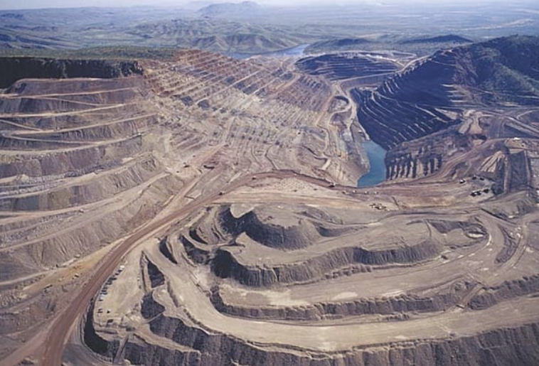 カラーダイヤモンド市場に影響大！アーガイル鉱山の閉山がもたらす影響リファスタ