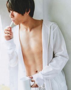 平野紫耀が吸っているタバコの銘柄はiQOSのパープル！喫煙疑惑画像有natsuoのトレンドふかぼりブログ