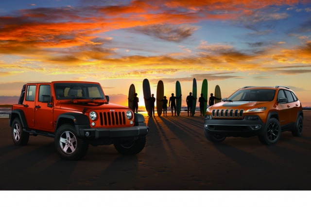 ジープ ラングラー、新色2種類が登場 2023年型 - 価格.com