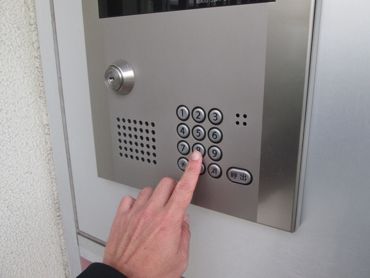 マンションのオートロックの仕組みやメリット・デメリットを解説！ - 入退室管理などセキュリティ情報メディアSECURITY MEDIA
