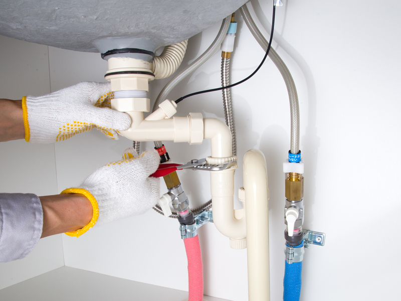 配管の水漏れ 原因特定から応急処置まで対処法と専門業者に依頼すべき状況 - とうきょう水道職人