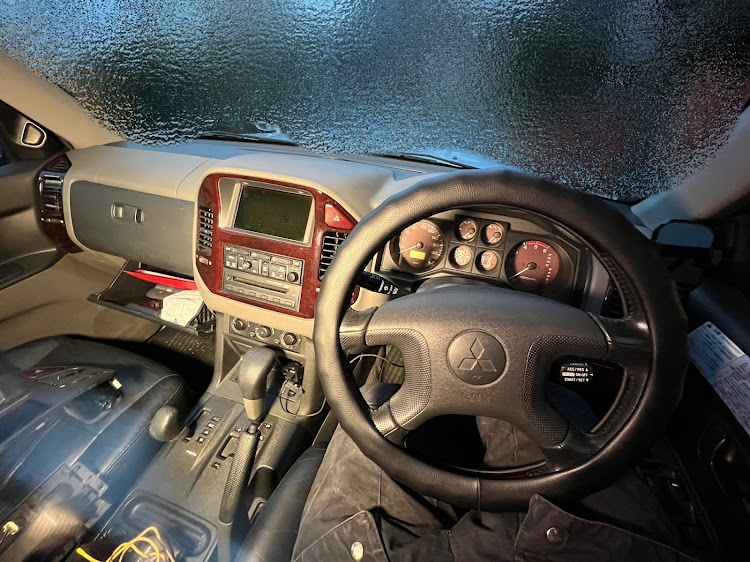 車のコーティング施工＆内装クリーニング」「三菱 パジェロミニ H58A ブラック」鏡面磨き＆ポリマーコーティング ～栃木県宇都宮市・鹿沼市ガレージシースワロー～グーネットピット