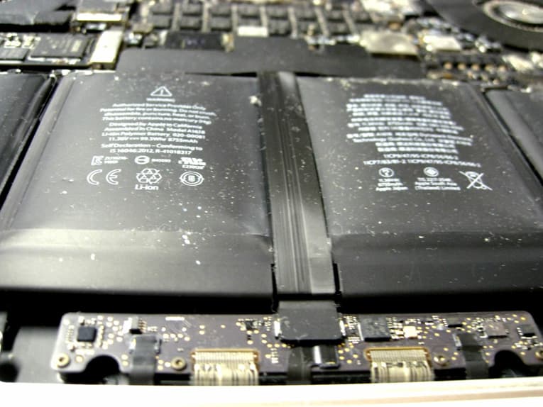 PCバッテリー膨張の原因と対処方法 膨張の写真事例