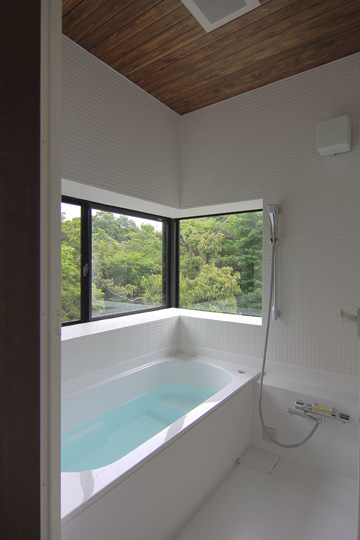 コーナー窓に内窓を取り付けたい！ 90°コーナー方立インプラスみもとトーヨー春日部市窓・玄関ドア・エクステリアリフォームのプロショップ