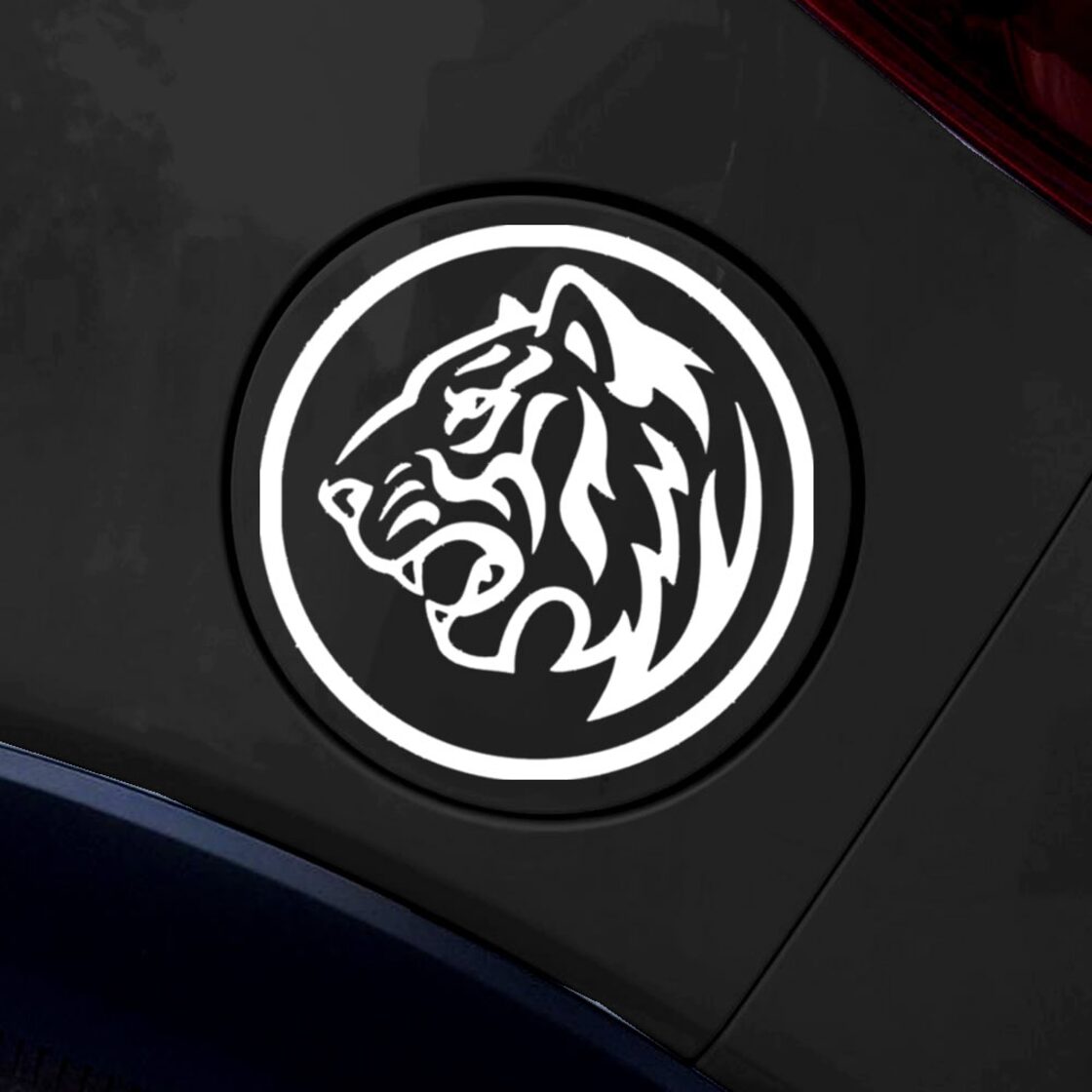 車 ステッカー トラ 虎 タイガー 紋章 マーク 横向き給油口 おもしろ バイク かっこいい カー用品 かわいい シール おしゃれ 転写式 白 黒st0124