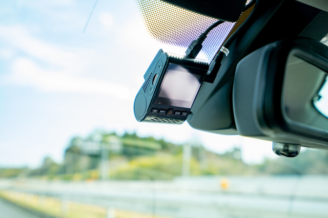 人気のルームミラー型ドライブレコーダーのメリットとデメリットを徹底解説オートバックス公式ブランドサイト