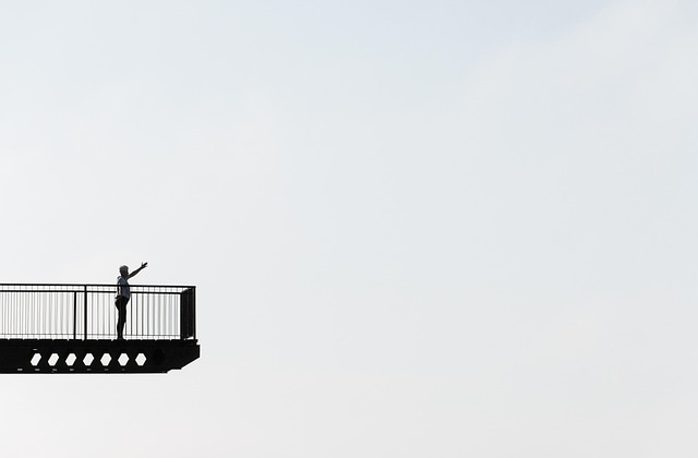 コピースペースを指差すビジネスマンイラスト素材透過、PNGフリー画像ダウンロード - Pngtree