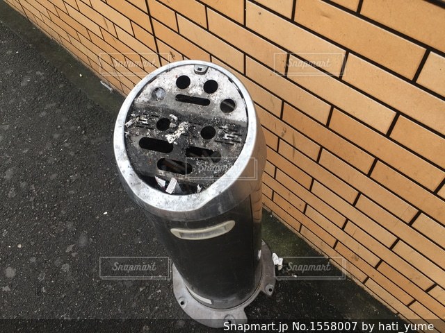 コンビニの灰皿の写真素材写真素材なら「写真AC」無料 フリー ダウンロードOK