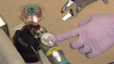 中央配管方式による酸素投与動画でわかる看護技術看護roo! カンゴルー