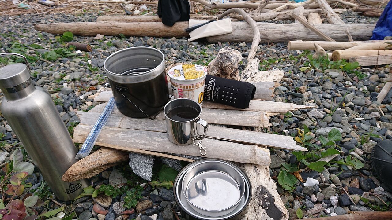 キャンプ場での薪拾いのしかた