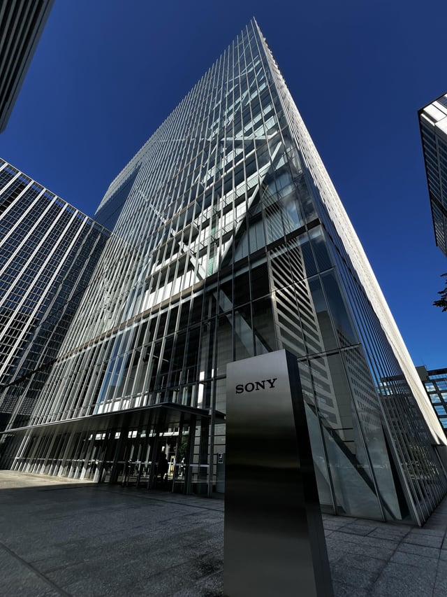 解体中の「ソニー旧本社ビル」 北品川五丁目計画地上解体 の様子 2015年3月上旬 - 再開発調査兵団