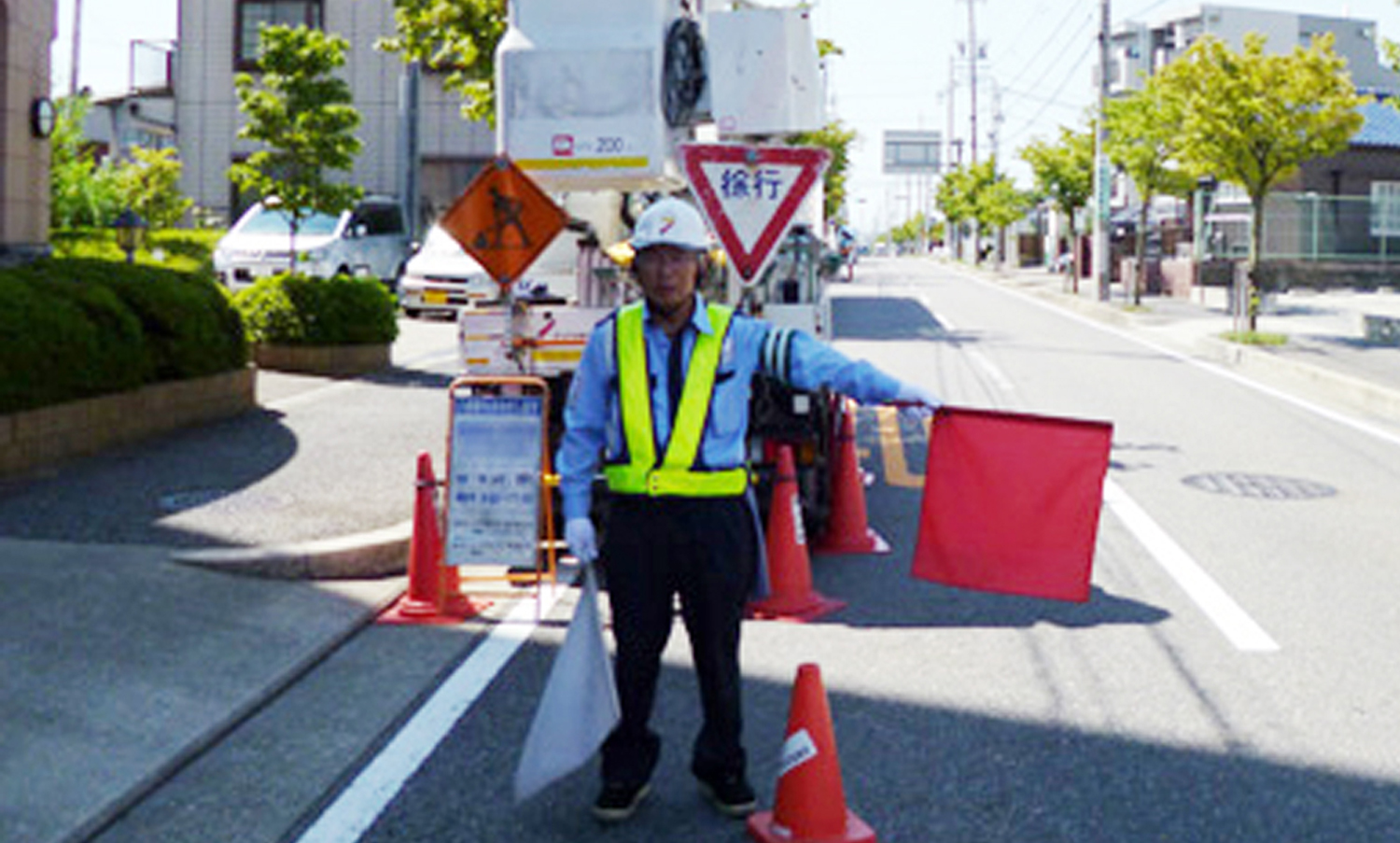 交通誘導とは？交通誘導員の仕事内容や交通整理との違いを解説 - 働く人のお悩み解決コラム警備・災害支援ならMSK