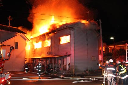 英高層住宅火災の裏に隠されたロンドンの住宅事情GQ JAPAN