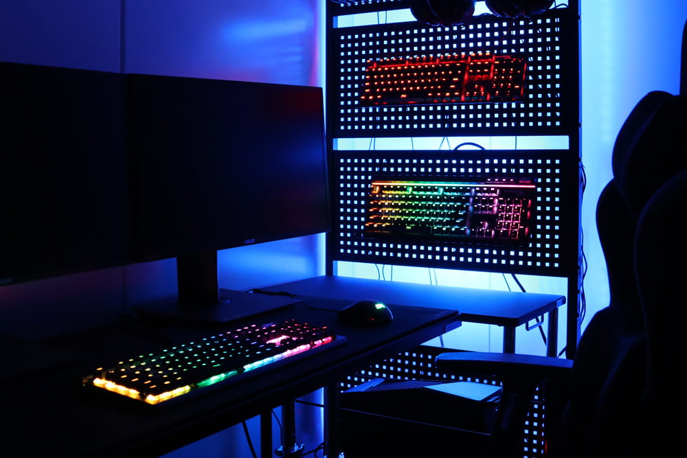 デュアルモニターの配置、最適なのはどれ？4つの設置スタイルを徹底解説