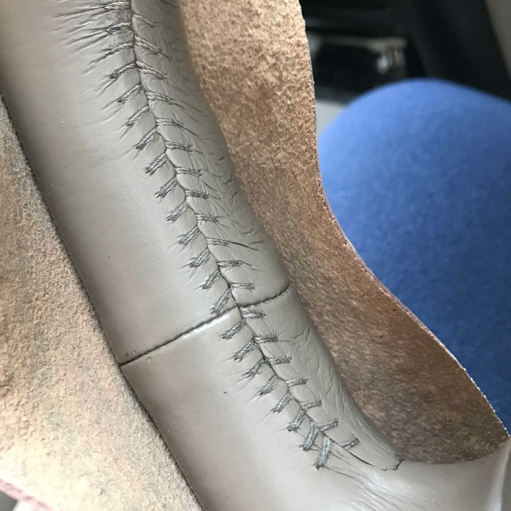 自己流のレザーステアリングカバーの作り方とポイント