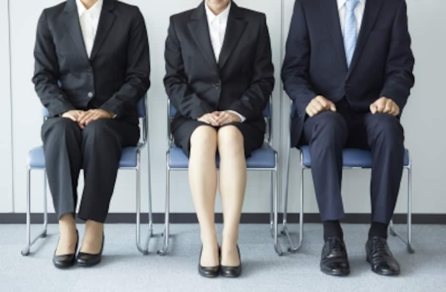 正しいリクルートスーツの選び方は？色や柄、就活マナーをプロに聞いてきた！ - 就活塾ホワイトアカデミー運営の新卒向け内定獲得ガイド