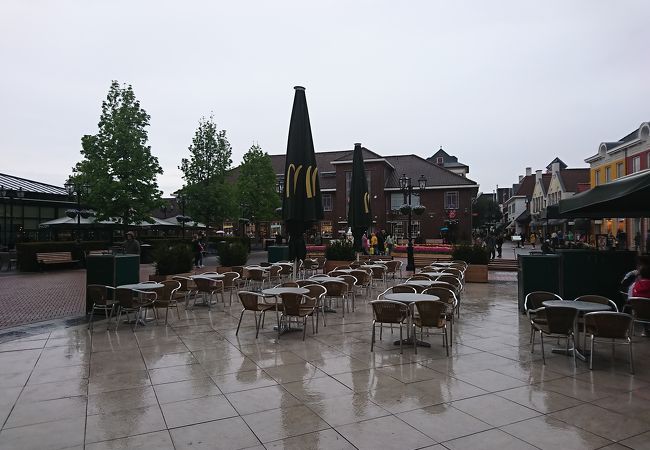 オランダ・ルールモントアウトレットおすすめレストラン!駐車場は? - になメモ