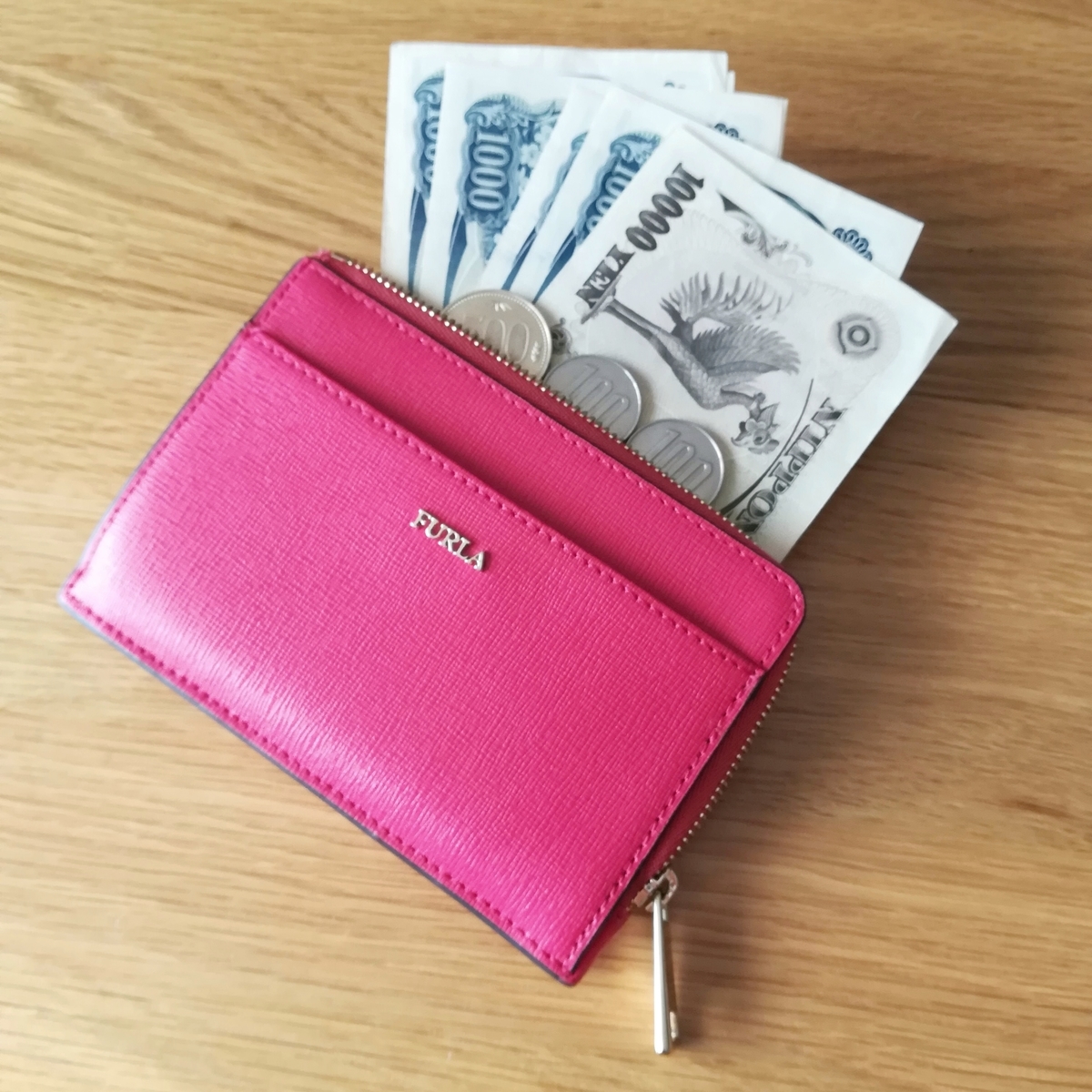 主婦が使いやすい財布を紹介！長財布・二つ折り財布それぞれのメリットや選ぶときのポイントも詳しく解説 – ATAOLAND+ アタオランドプラス 公式オンラインストア