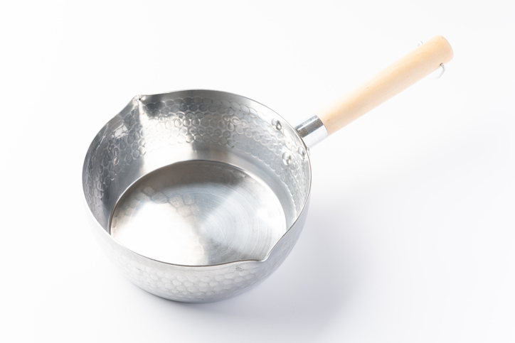 アルミ鍋の黒ズミ汚れを落とし被膜を作る方法 Remove black stains aluminum pot特選男の料理