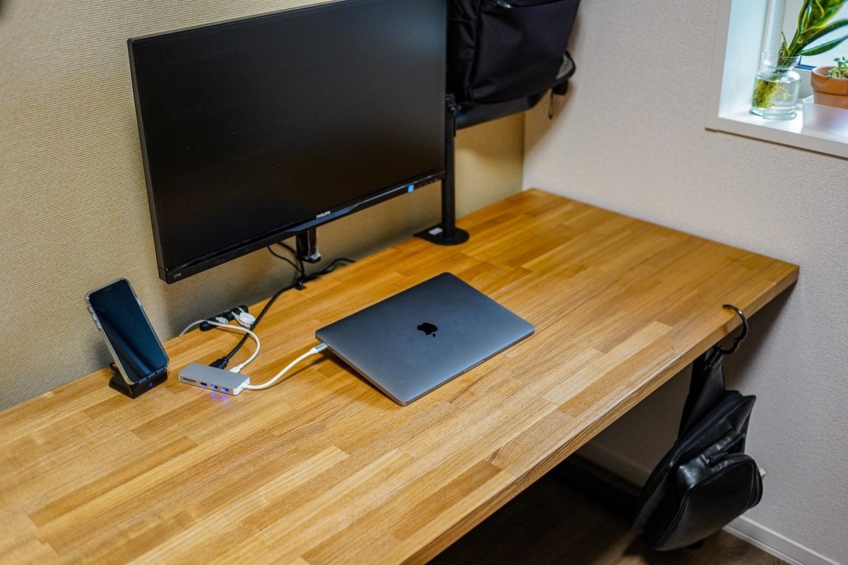 DIY 真似しやすいパソコンデスクの作り方紹介します