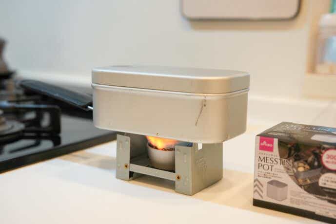 ダイソー メスティン1合用で0.5合 半合 の失敗しない自動炊飯。固形燃料でもアルコールストーブでも。 - YouTube