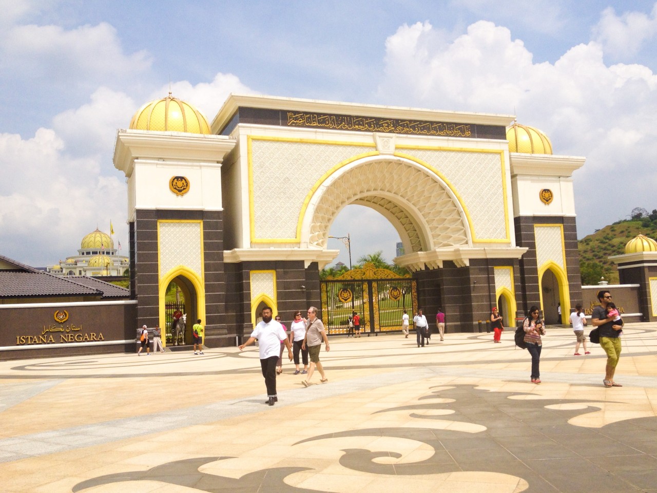 マレーシアの祝日一覧！旅行時の注意ポイントも解説NEWT ニュート