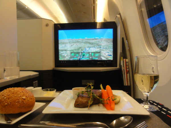 ベトナム航空、国内線でビジネスクラスに無料アップグレード観光- VIETJOベトナムニュース