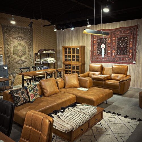 人気バンド「SEKAI NO OWARI セカイノオワリ 」が使用してるソファがあると聞いたので実際に見てきた家具探し、インテリア選びなら大阪枚方家具団地 ひらかぐ へ