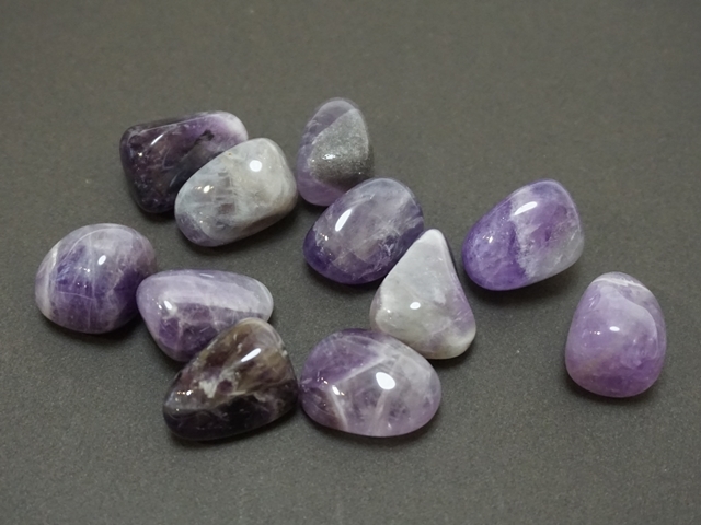 ネオンブルーアパタイトの値段と価格推移は？19件の売買データからネオンブルーアパタイトの価値がわかる。販売や買取価格の参考にも。ネオンブルーアパタイト 193ct 宝石原石 アパタイト 天然石 鑑賞石