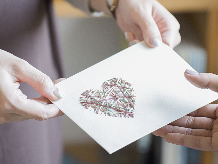 プレゼント用におすすめのクオカード！ラッピングしてもらえる購入場所を紹介金券・チケットショップ - J・マーケット