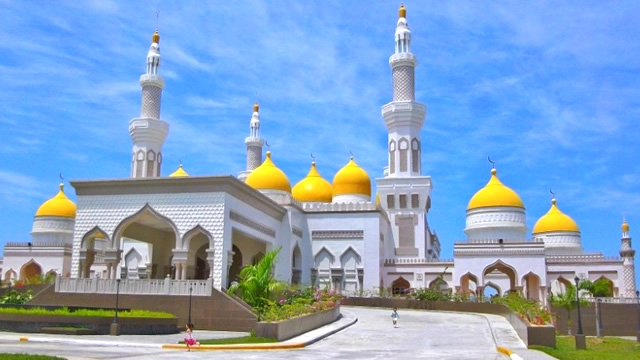 お金持ちの王様がいる「ブルネイ」ってどんな国？ 金色のモスクと7つ星ホテル、水上集落の多面的な国の魅力とは HugKum世界紀行HugKum はぐくむ