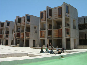 ルイス・カーンの世界一美しい研究所「ソーク研究所」 ar ミライノシテン