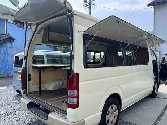 r406売却済 - キッチンカー製作・購入・移動販売車製作・中古車から製作する安いキッチンカ