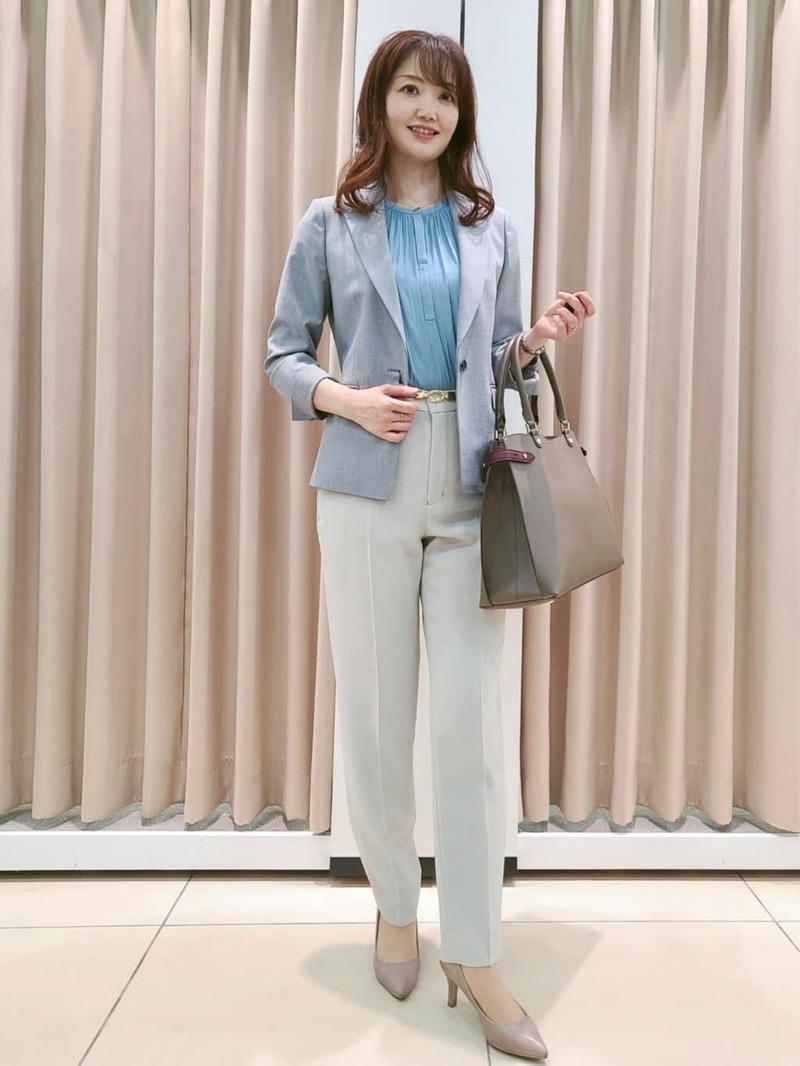 女性のビジネスカジュアルってどんな服装？基本アイテムやマナーを紹介！ - airCloset Style