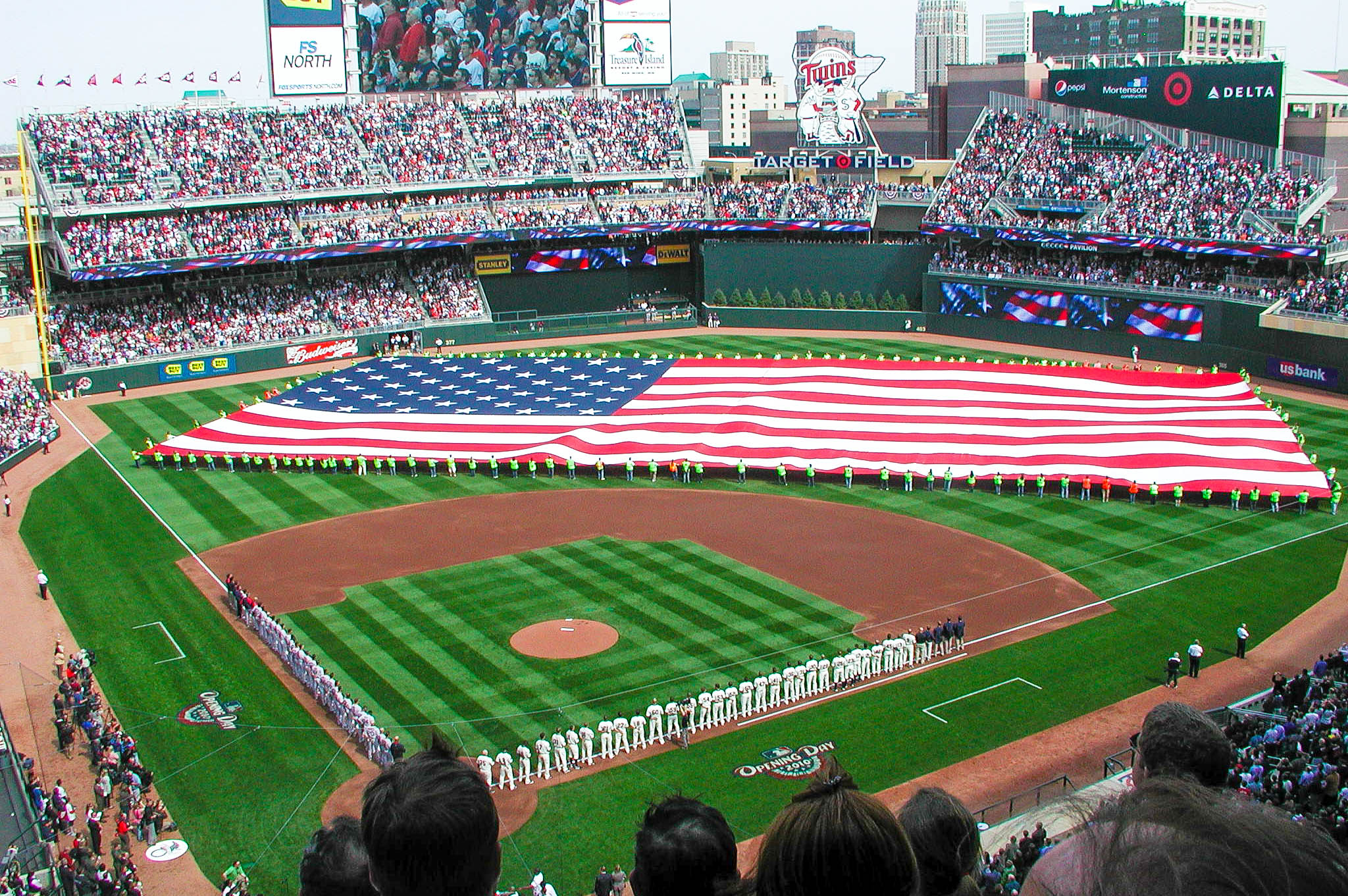 セントルイス・カージナルス vs ミネソタ・ツインズ in ミネアポリス・ターゲットフィールド オープン戦:まぁしゅのＭＬＢコーナー スポーツのはなし
