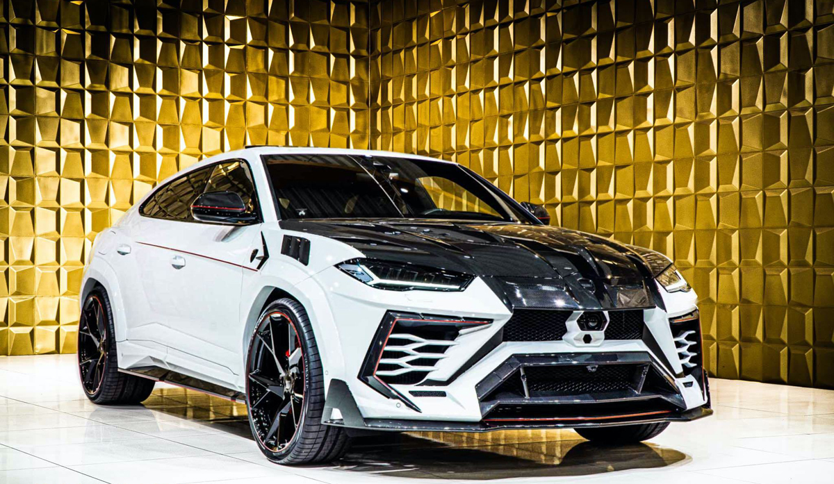 ランボルギーニ ウルス MANSORYカーボンリアスポイラー MANSORYエントランスモールAKRAPOVICレーシングエキゾースト ディーラー施工 サンルーフ カーボンインテリアパッケージ中古車