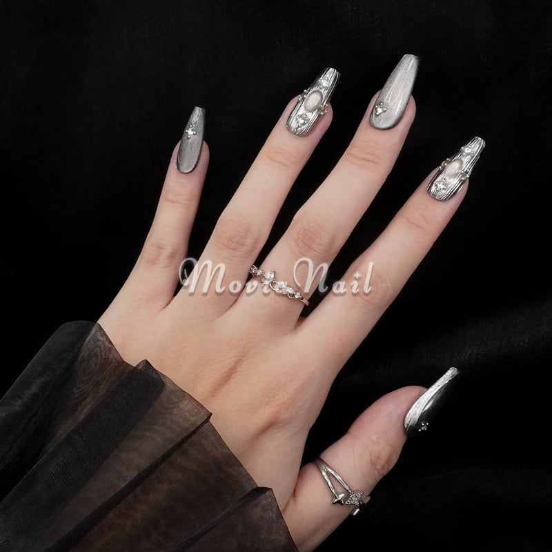 ブラック系♡シルバーマグネットネイル♡ドット♡新色ラメ♡Nail inn Meteor大府市のネイルサロン