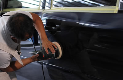 車のドアの板金修理にかかる費用の目安は？依頼先ごとの特徴も解説！鈑金・塗装修理コラム鈑金・塗装店舗メニュー情報イエローハット