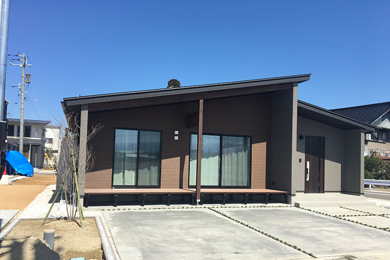 築３０年平屋を大改造ビフォーアフター 素材感と温かみのあるナチュラルモダンハウスにリノベーション鈴清建築