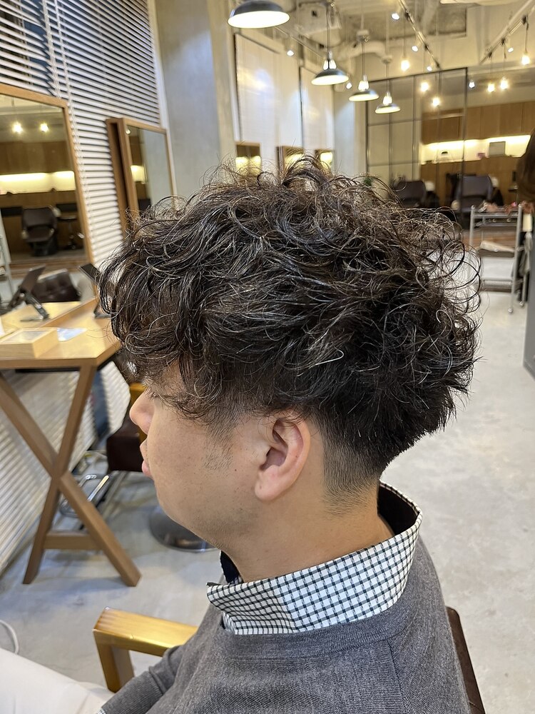 メンズ必見！スペインカールの魅力と最新トレンドまとめ美容室Wiz 美容院・ヘアサロン