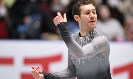 羽生结弦金博洋迷倒一大波迷妹，刷屏小哥哥又苏又燃_手机新浪网