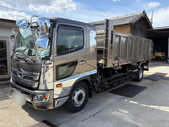 8tトラックと4tトラックと2tトラックの大きさ比較のイラスト素材97913384- PIXTA